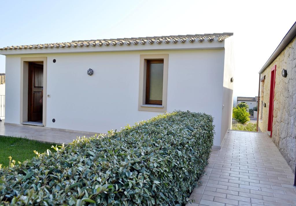 Gf Apartments La Vigna Badesi Exterior photo