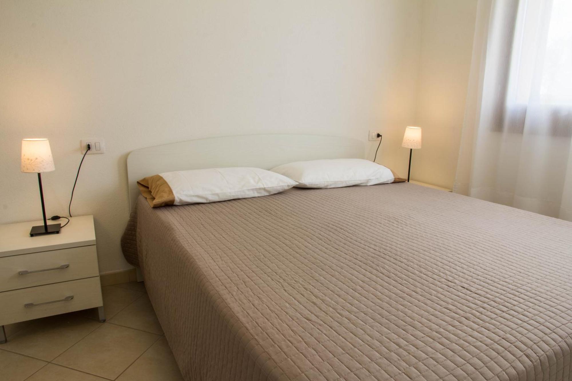 Gf Apartments La Vigna Badesi Exterior photo